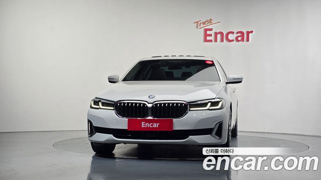 BMW 5-Series 530i xDrive Luxury