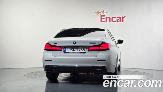 BMW 5-Series 530i xDrive Luxury