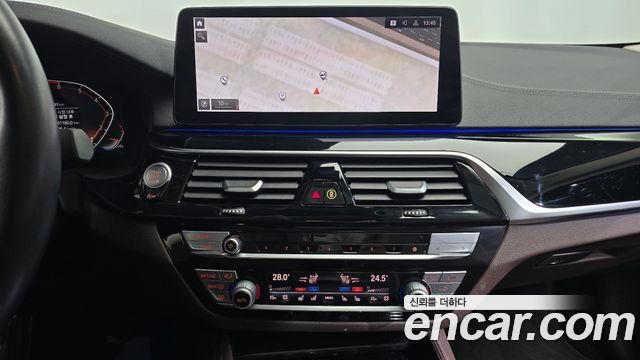 BMW 5-Series 530i xDrive Luxury