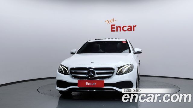 Mercedes-Benz E-Class E200 Avantgarde