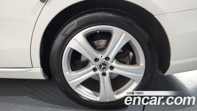 Mercedes-Benz E-Class E200 Avantgarde