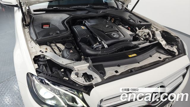 Mercedes-Benz E-Class E200 Avantgarde