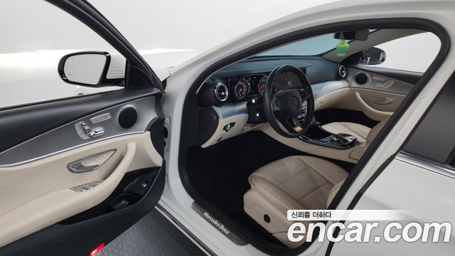 Mercedes-Benz E-Class E200 Avantgarde