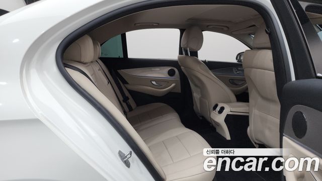 Mercedes-Benz E-Class E200 Avantgarde