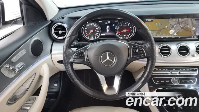 Mercedes-Benz E-Class E200 Avantgarde