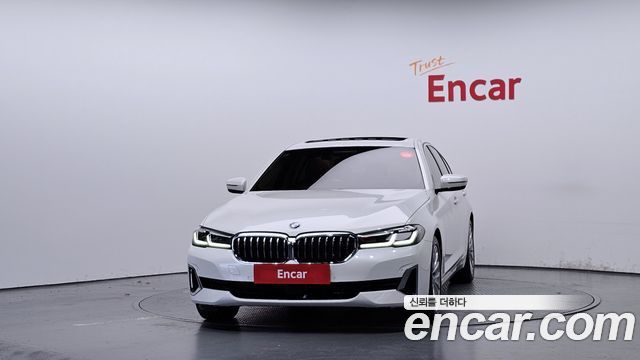 BMW 5-Series 520i Luxury