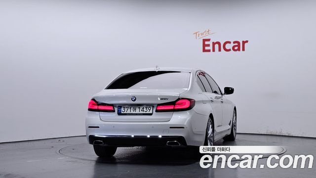 BMW 5-Series 520i Luxury