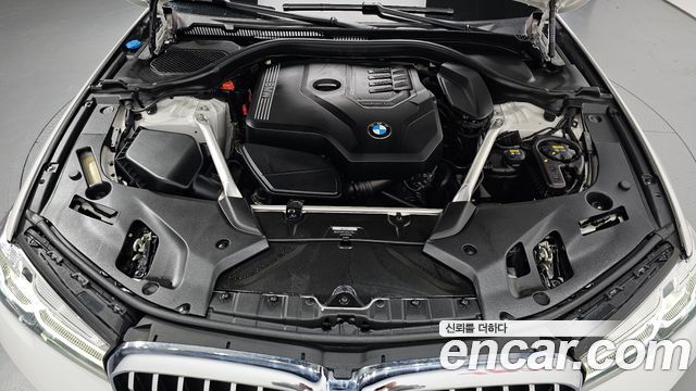 BMW 5-Series 520i Luxury