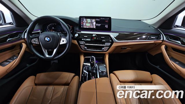BMW 5-Series 520i Luxury