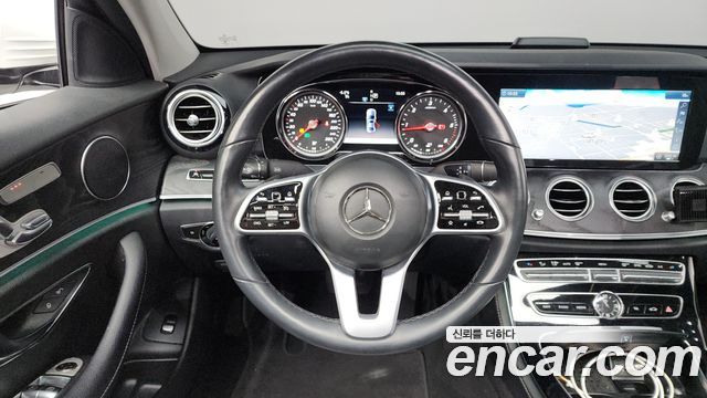 Mercedes-Benz E-Class E220d Avantgarde