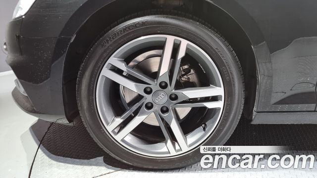 Audi A4 (B9) 40 TFSI Premium