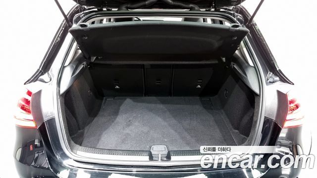 Mercedes-Benz A-Class A220 Hatchback