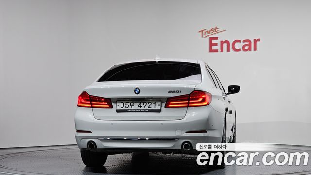 BMW 5-Series 520i Luxury