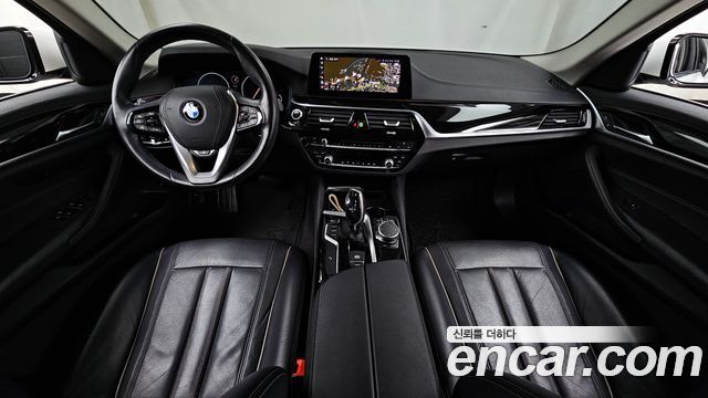BMW 5-Series 520i Luxury