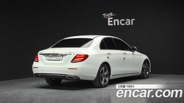 Mercedes-Benz E-Class E220d 4MATIC Avantgarde