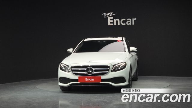 Mercedes-Benz E-Class E220d 4MATIC Avantgarde