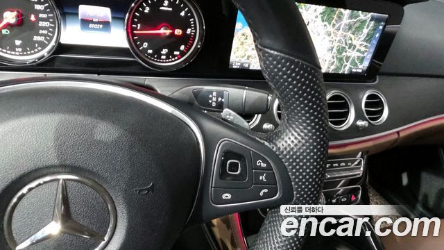 Mercedes-Benz E-Class E220d 4MATIC Avantgarde
