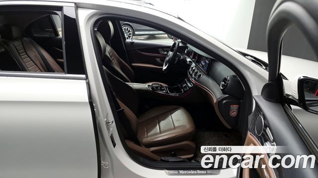Mercedes-Benz E-Class E220d 4MATIC Avantgarde