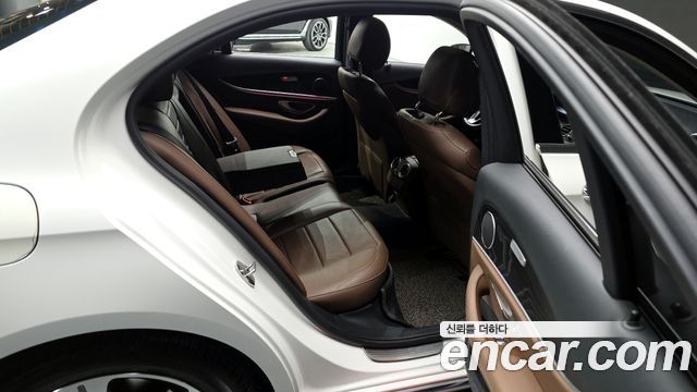 Mercedes-Benz E-Class E220d 4MATIC Avantgarde