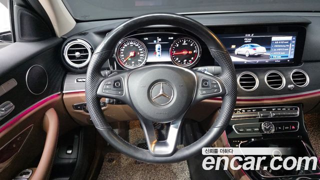 Mercedes-Benz E-Class E220d 4MATIC Avantgarde