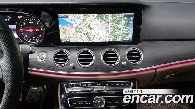 Mercedes-Benz E-Class E220d 4MATIC Avantgarde