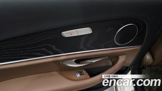 Mercedes-Benz E-Class E220d 4MATIC Avantgarde