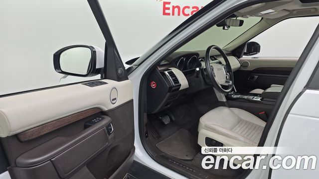 Land Rover Discovery 3.0 TD6 HSE Luxury