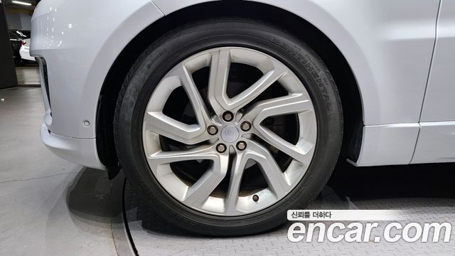 Land Rover Range Rover Sport 3.0 SDV6 HSE Dynamic