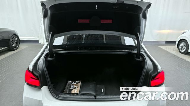 BMW 5-Series 523d M Sport