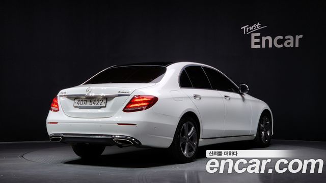 Mercedes-Benz E-Class E300 4MATIC Avnatgarde
