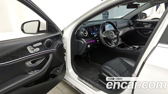 Mercedes-Benz E-Class E300 4MATIC Avnatgarde
