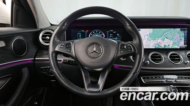 Mercedes-Benz E-Class E300 4MATIC Avnatgarde