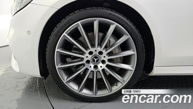Mercedes-Benz E-Class E350 4MATIC AMG Line