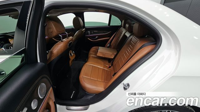 Mercedes-Benz E-Class E350 4MATIC AMG Line