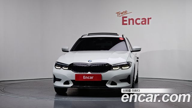 BMW 3-Series 320i Touring Luxury