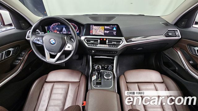 BMW 3-Series 320i Touring Luxury