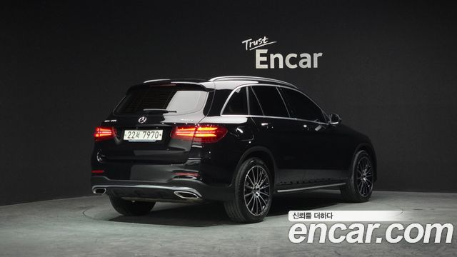 Mercedes-Benz GLC-Class GLC300 4MATIC AMG Line