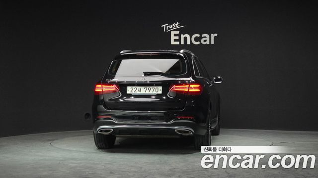 Mercedes-Benz GLC-Class GLC300 4MATIC AMG Line