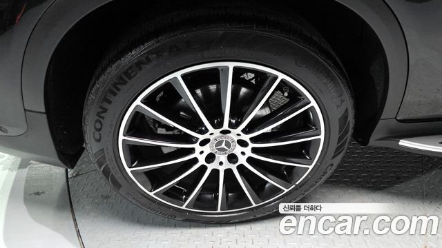 Mercedes-Benz GLC-Class GLC300 4MATIC AMG Line