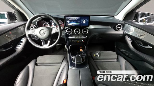 Mercedes-Benz GLC-Class GLC300 4MATIC AMG Line