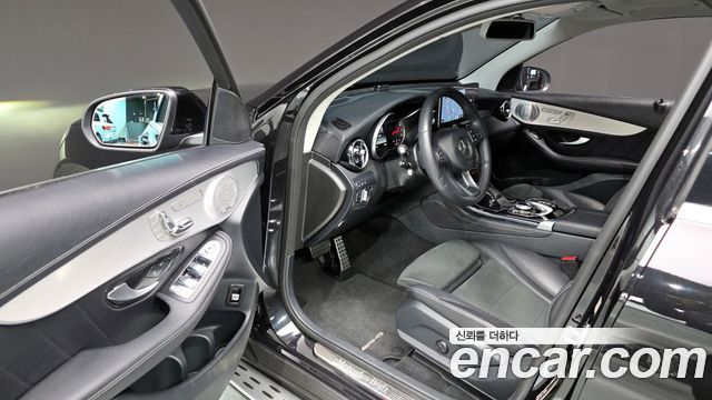 Mercedes-Benz GLC-Class GLC300 4MATIC AMG Line