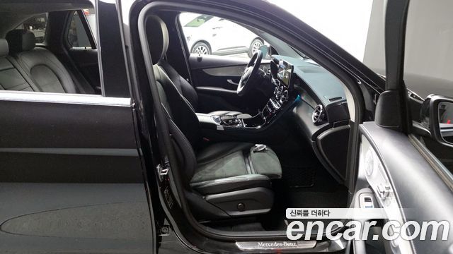 Mercedes-Benz GLC-Class GLC300 4MATIC AMG Line