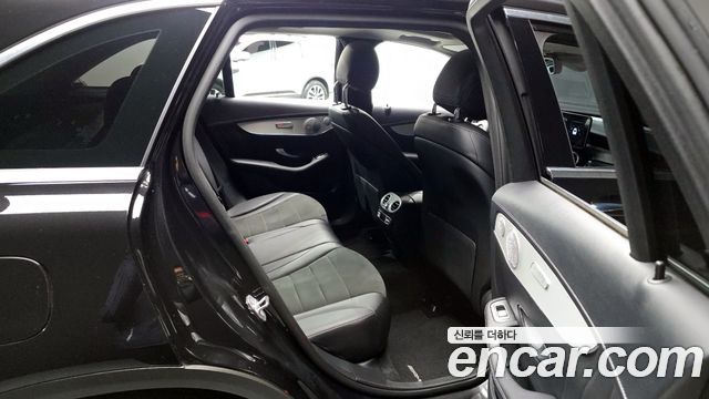 Mercedes-Benz GLC-Class GLC300 4MATIC AMG Line