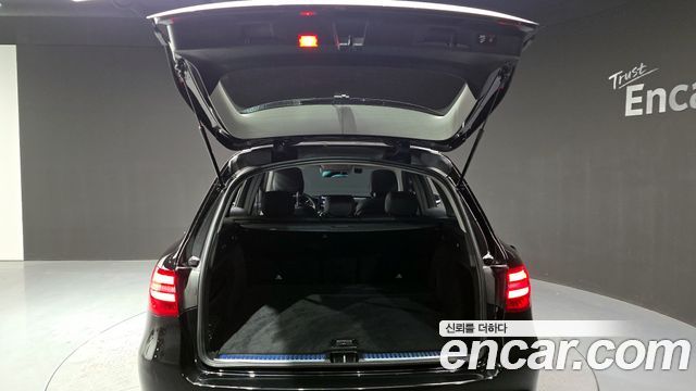 Mercedes-Benz GLC-Class GLC300 4MATIC AMG Line