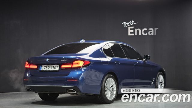 BMW 5-Series 530i xDrive Luxury