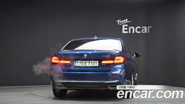 BMW 5-Series 530i xDrive Luxury