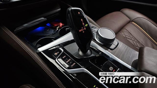 BMW 5-Series 530i xDrive Luxury