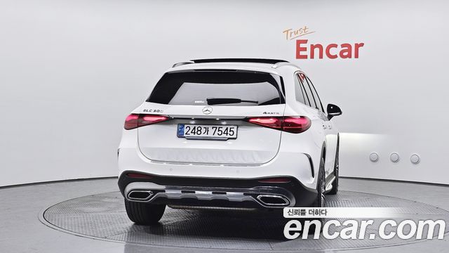 Mercedes-Benz GLC-Class GLC300 4MATIC AMG Line