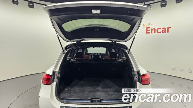 Mercedes-Benz GLC-Class GLC300 4MATIC AMG Line