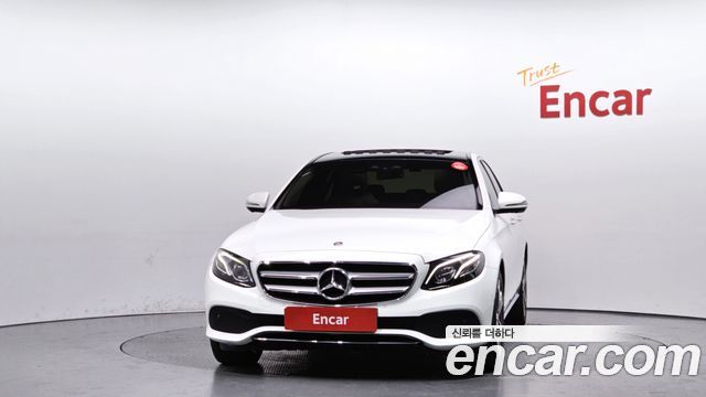 Mercedes-Benz E-Class E300 4MATIC Avnatgarde